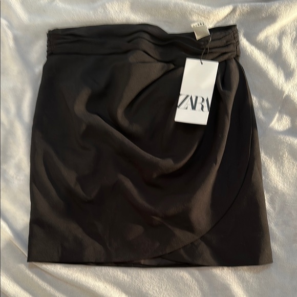 Zara New Black Mini Skirt for Work or Play Size Medium - Picture 1 of 8